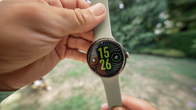 Anteprima: Come installare su Pixel Watch 4 le watchface esclusive del Pixel Watch 5