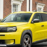 James May promuove la Fiat Grande Panda: "Fa tutto ciò che serve"