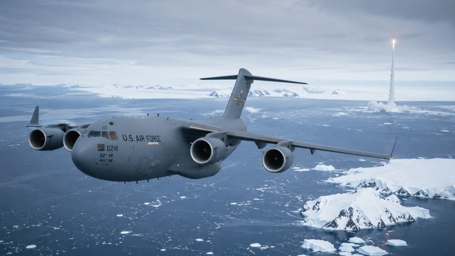 Anteprima: Mistero nei cieli antartici: il C-17 USA fa dietrofront