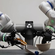 Bastano pochi secondi per insegnare un nuovo compito a questo robot