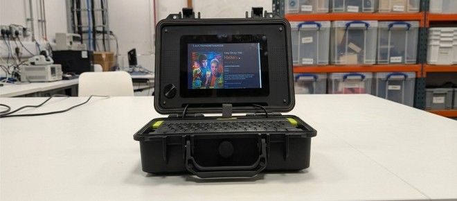 Copertina: Mania di Cyberdeck? Ecco il tutorial passo-passo ufficiale di Raspberry Pi
