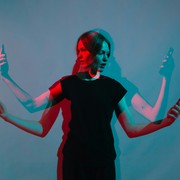 8 profili social falsi e l'ossessione per i like: "Controllavo sempre, poi sono 
