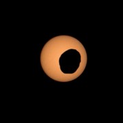 Perseverance filma l?eclissi di Phobos e svela il suo futuro