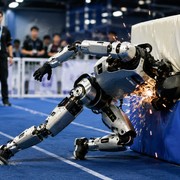 I robot sanno correre a tutta velocità, ma anche fermarsi? | Video