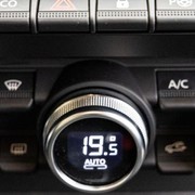 Troppi "touch" in auto, Renault frena: i tasti fisici non si toccano