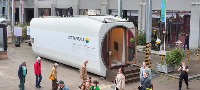 Anteprima: Le vecchie turbine eoliche diventano tiny house, panchine e giochi per bambini