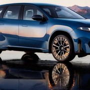BMW supera 2 milioni di auto elettriche: la Neue Klasse spinge già le vendite