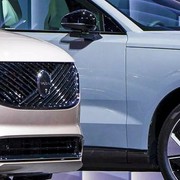Volvo: la sicurezza connessa si aggiorna e impara a evitare gli ostacoli