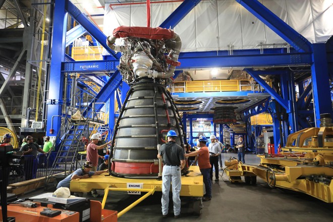 Anteprima: Artemis III prende forma: iniziato il montaggio dei motori SLS