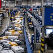 Tassa UE sui pacchi cinesi, importazioni in calo fino al 40%