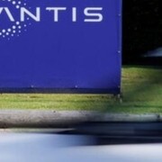 Stellantis ferma tre fabbriche in Francia: tra scarse vendite e mancanza di batt