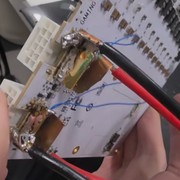 La soluzione definitiva alle RTX 5090 fuse: cavi saldati direttamente alla sched