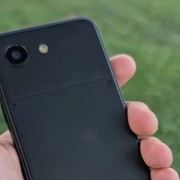 Enough Phone è l'erede spirituale degli iPhone "Mini": le specifiche
