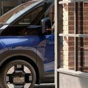 Kia PV7, il nuovo maxi van elettrico si mostra per la prima volta: il teaser