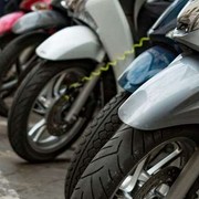 Il mercato delle due ruote corre con gli scooter: i dati di agosto 2026