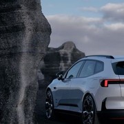 Polestar 4 SUV, 1.665 litri di bagagliaio e 630 km di autonomia: parte da 55.900