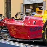 Monza, la monoposto dei sogni finisce sul carro attrezzi della Polizia di Stato