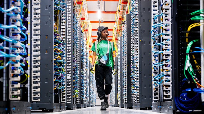 Anteprima: L'AI non ruba il lavoro, lo trasforma: la sfida di Amazon tra tagli e nuove opportunità