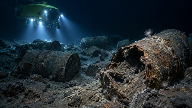 Anteprima: 200.000 barili radioattivi nellAtlantico: alcuni stanno cedendo