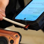 Questo smartphone non farà il caffé ma ti accende il fuoco! Oukitel WP63