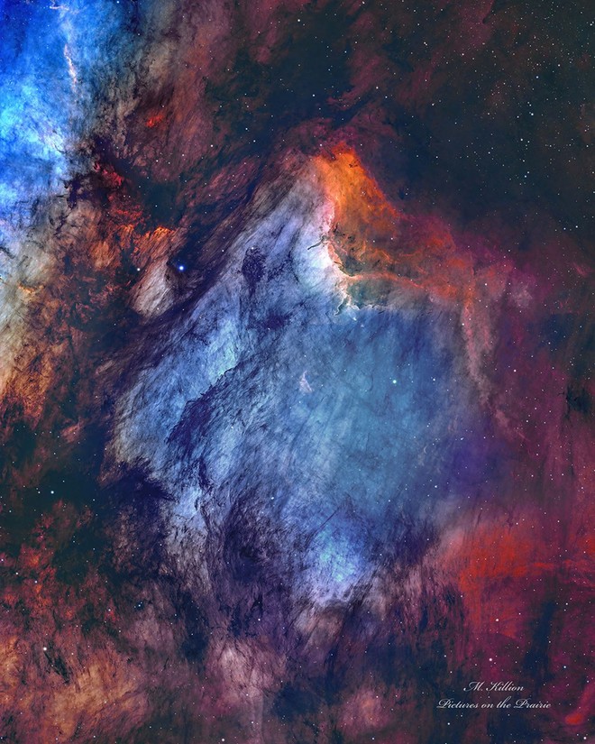 Anteprima: Nebulosa Pellicano, la fabbrica di stelle che cambia forma