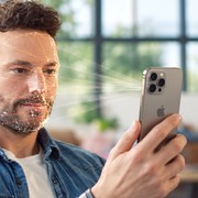 Apple, una società del gruppo BASF fa causa per brevetti su Face ID