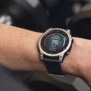 Oltre 90 sport e autonomia fino a 16 giorni: sconto del 37% sul Garmin fenix E