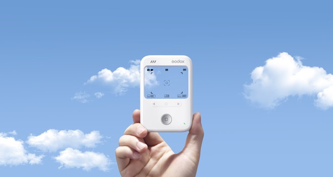 Anteprima: Niente schermo e look trasparente: ecco la fotocamera più curiosa vista a IFA | Video