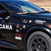 Con il SUV Ferrari da 500.000 euro attraversa 51 Paesi: sfida epica non senza gu