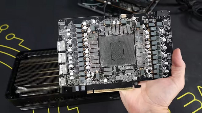 Anteprima: La truffa delle "Phantom GPU": 2.000 euro per una RTX 5090 senza VRAM e GPU
