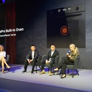 Midea a IFA con il nuovo forno al grafene che si riscalda in 0,2 secondi