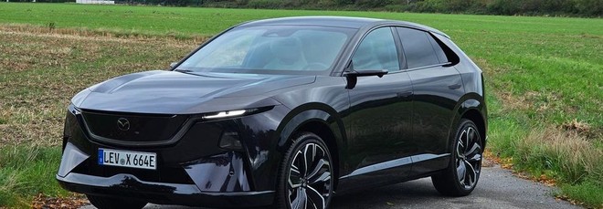 Prova Mazda CX-6e: il SUV elettrico che stupisce per qualità - Video