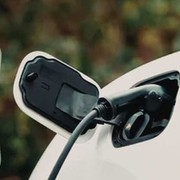 Auto elettriche più convenienti di quelle termiche? La verità sui costi di gesti