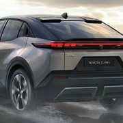 Toyota si arrende all&rsquo;ennesimo richiamo, problemi per migliaia di C-HR EV