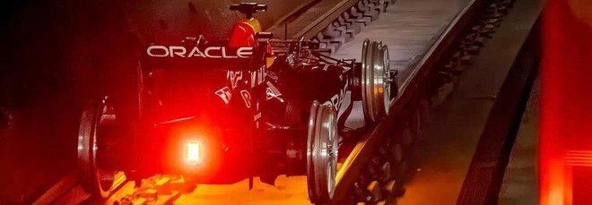 Red Bull sulle rotaie per il GP di Madrid, il video fa il giro del mondo