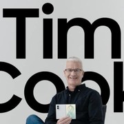 Samsung prende in giro Apple: Tim Cook compra un Galaxy Z Fold 8