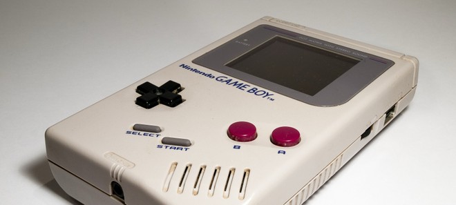 Anteprima: Un vecchio Game Boy pilota un drone grazie ad Arduino e alla porta Link