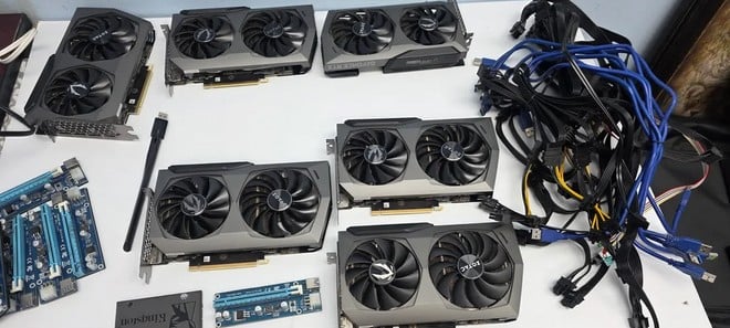 Anteprima: Gli regalano due vecchi PC da mining, dentro trova un tesoro (in GPU)