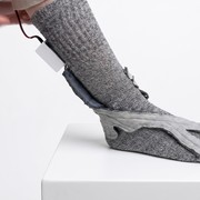 James Dyson Award 2026, vince in Italia Orpheus: la calza smart per il Parkinson
