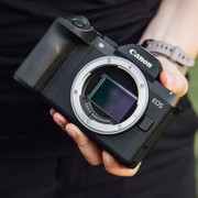 Canon EOS R8 Mark II ufficiale: la full frame più leggera con IBIS arriva in Ita