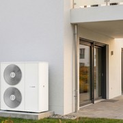 Bosch annuncia una nuova pompa di calore che lavora anche con i termosifoni