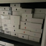 Napolitano Store, venduti all?asta i tre maxi lotti: dentro c?erano iPhone, PS5 