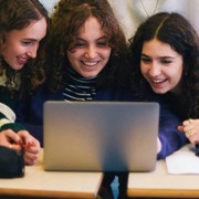 Più Giga spendendo meno: come sono cambiate le offerte mobile per studenti