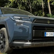 Nuova Suzuki Across: l&rsquo;evoluzione plug-in tra tecnologia e spirito off-roa