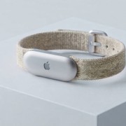 Apple, il braccialetto senza display per monitorare la salute potrebbe essere co