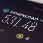 Fibra a 1 Gbps, serve davvero? Per molte famiglie bastano 100 Mbps