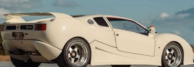 All&rsquo;asta una delle supercar V12 più rare al mondo: c&r