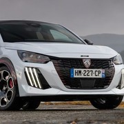 Peugeot E-208 GTi: la piccola hot hatch francese è tornata