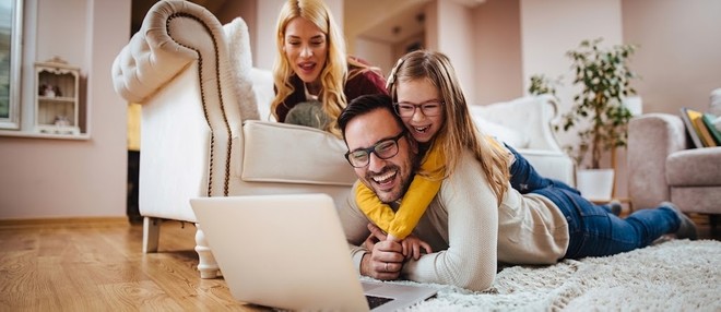 Rientro a scuola, attenzione alle truffe online: come proteggere tutta la famiglia