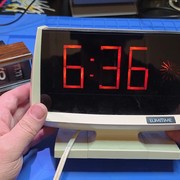 Un orologio digitale... completamente analogico